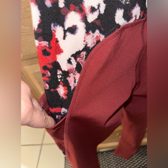 BSP | High-Waist Maroon Pocket Leggings with Floral Panels | Size Small - Picture 7 of 14